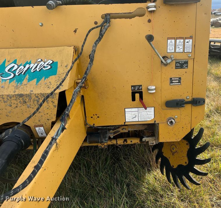 image for item NN9321 Vermeer 605XL  round baler