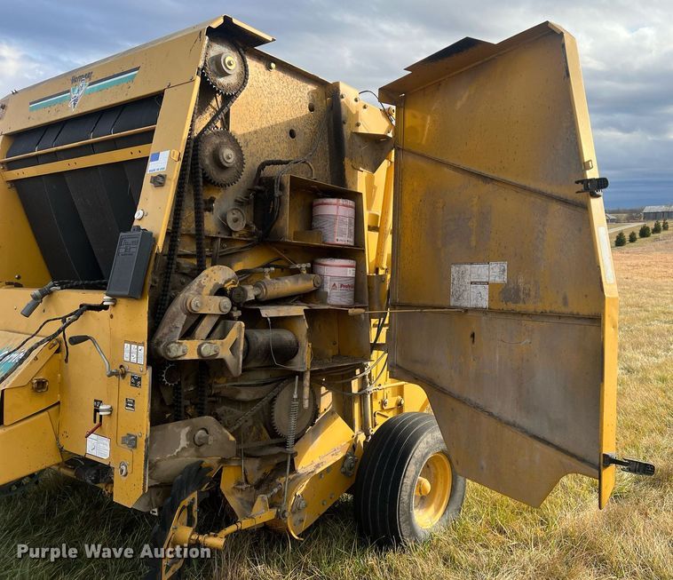 image for item NN9321 Vermeer 605XL  round baler