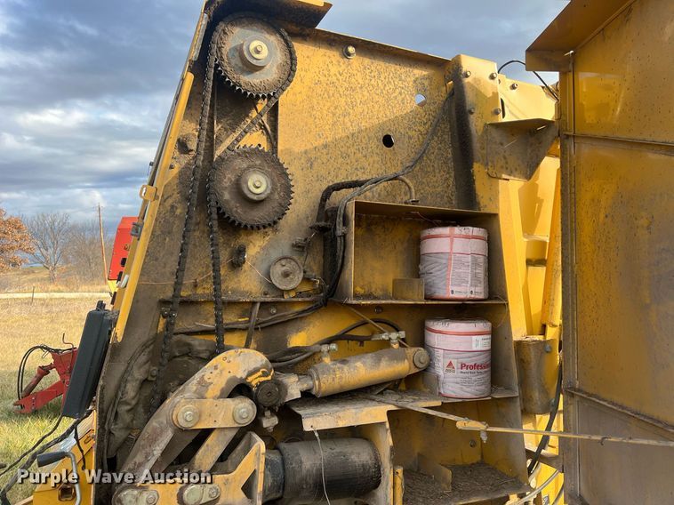 image for item NN9321 Vermeer 605XL  round baler