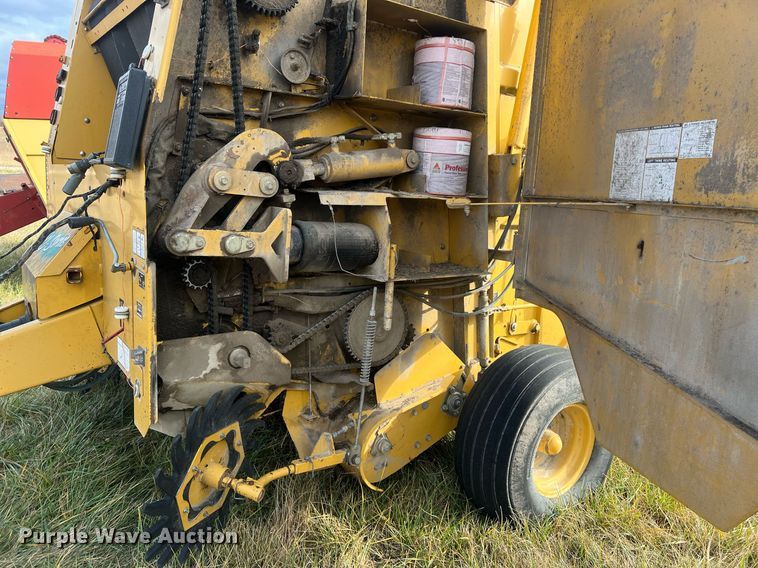 image for item NN9321 Vermeer 605XL  round baler