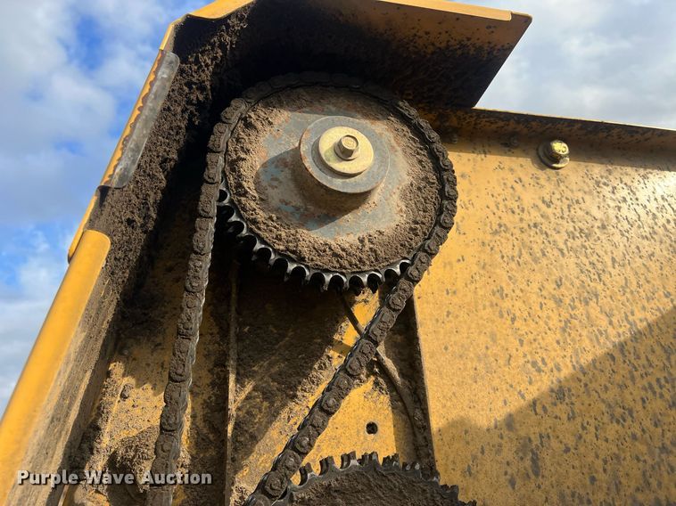 image for item NN9321 Vermeer 605XL  round baler