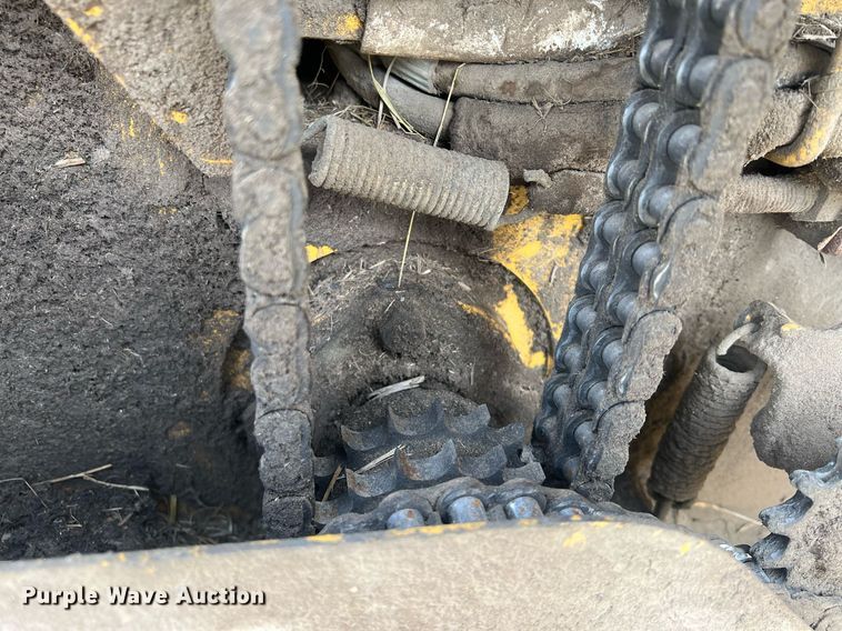 image for item NN9321 Vermeer 605XL  round baler