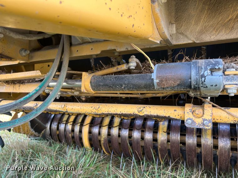 image for item NN9321 Vermeer 605XL  round baler
