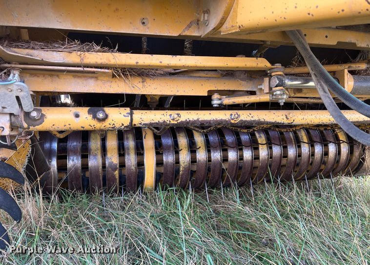 image for item NN9321 Vermeer 605XL  round baler