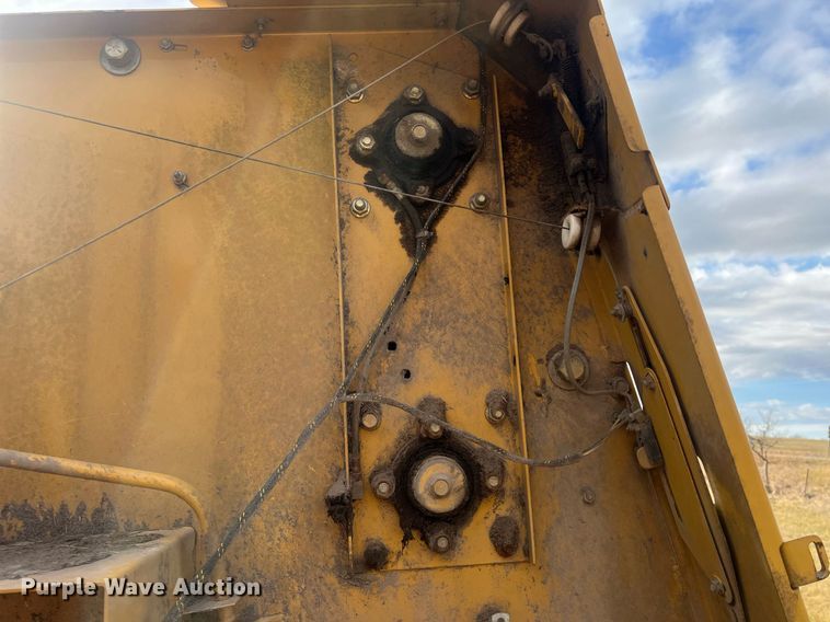 image for item NN9321 Vermeer 605XL  round baler