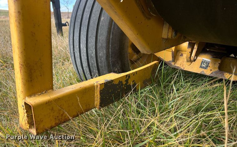 image for item NN9321 Vermeer 605XL  round baler