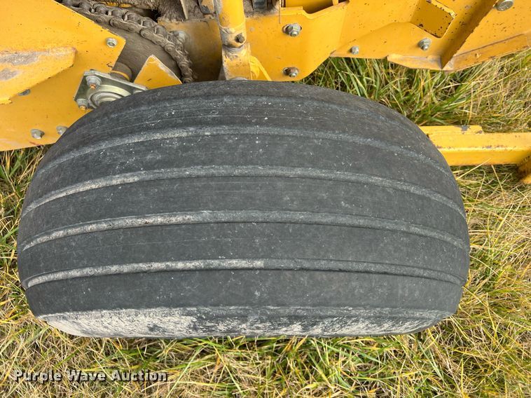 image for item NN9321 Vermeer 605XL  round baler