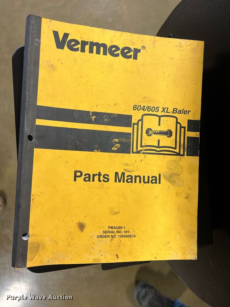 image for item NN9321 Vermeer 605XL  round baler