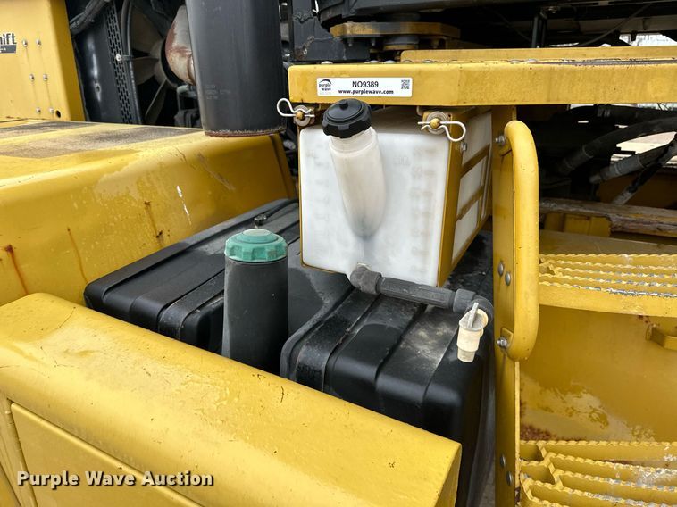 image for item NO9389 Ag-Chem TerraGator 8401  spreader