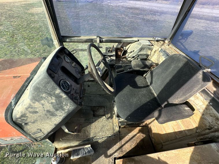 image for item NO9496 1978 Massey Ferguson 2705  tractor