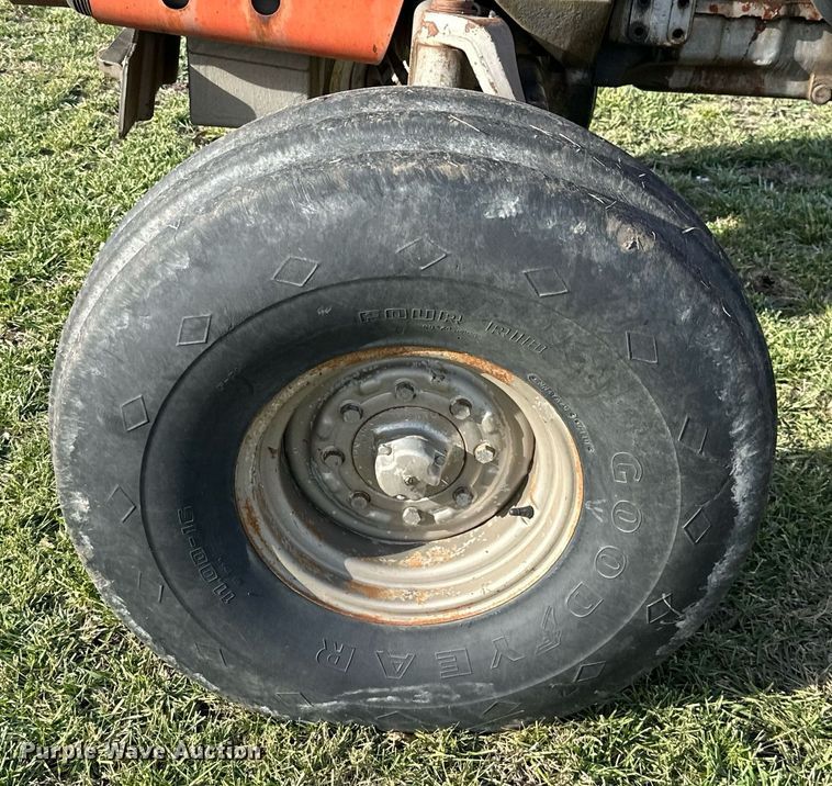 image for item NO9496 1978 Massey Ferguson 2705  tractor