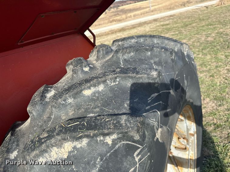 image for item NO9496 1978 Massey Ferguson 2705  tractor