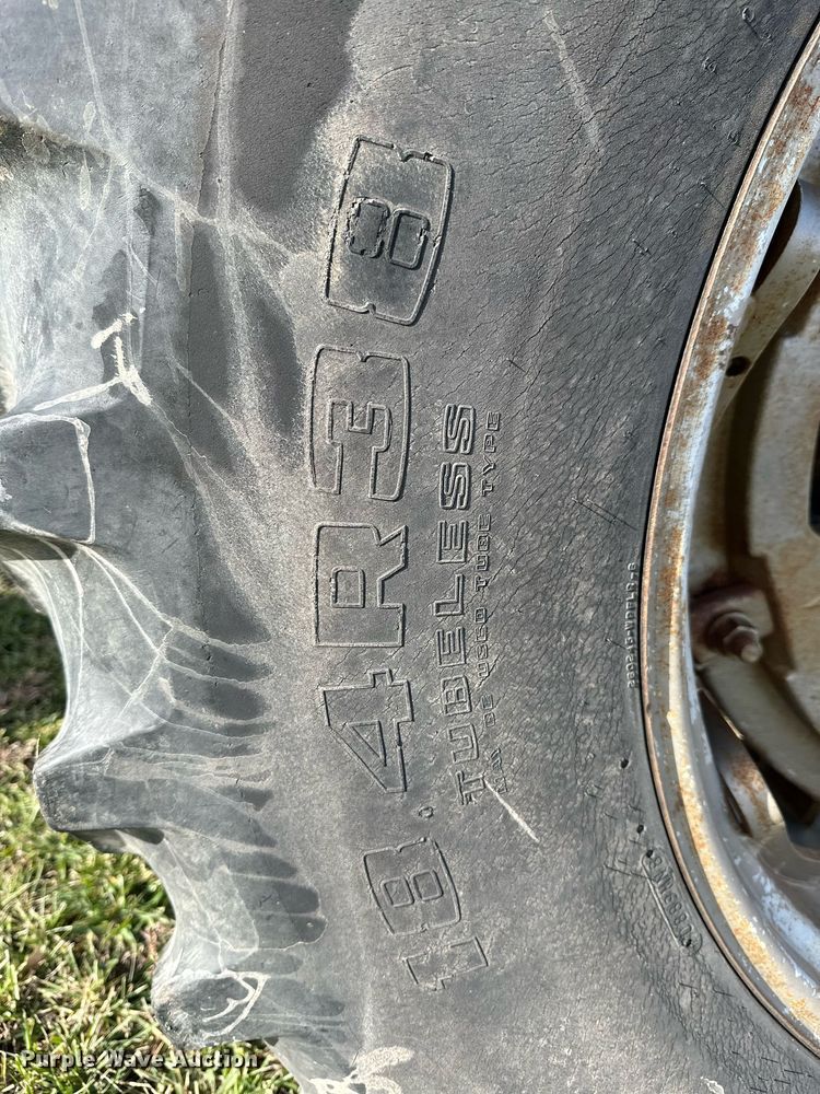 image for item NO9496 1978 Massey Ferguson 2705  tractor