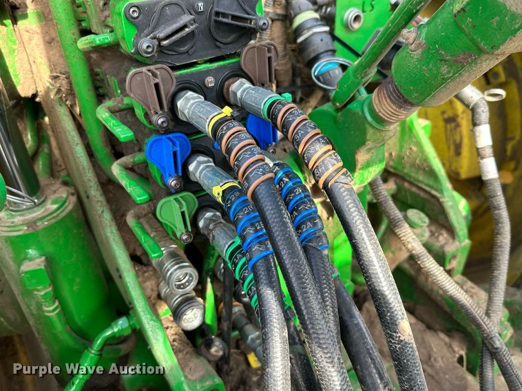 image for item NO9497 2010 John Deere 1770NT  no-till planter