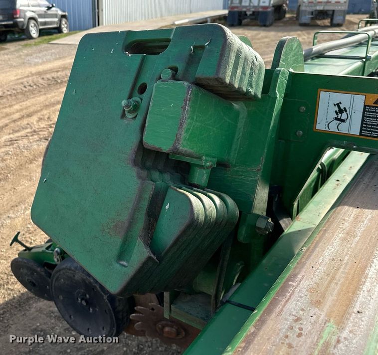 image for item NO9497 2010 John Deere 1770NT  no-till planter