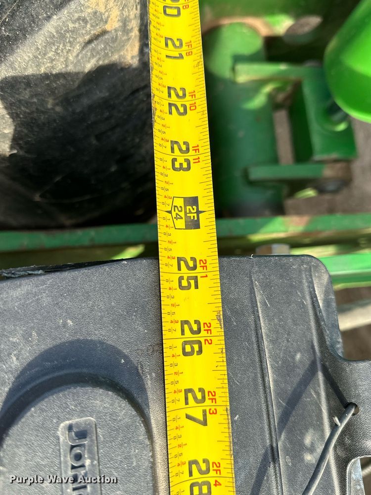 image for item NO9497 2010 John Deere 1770NT  no-till planter