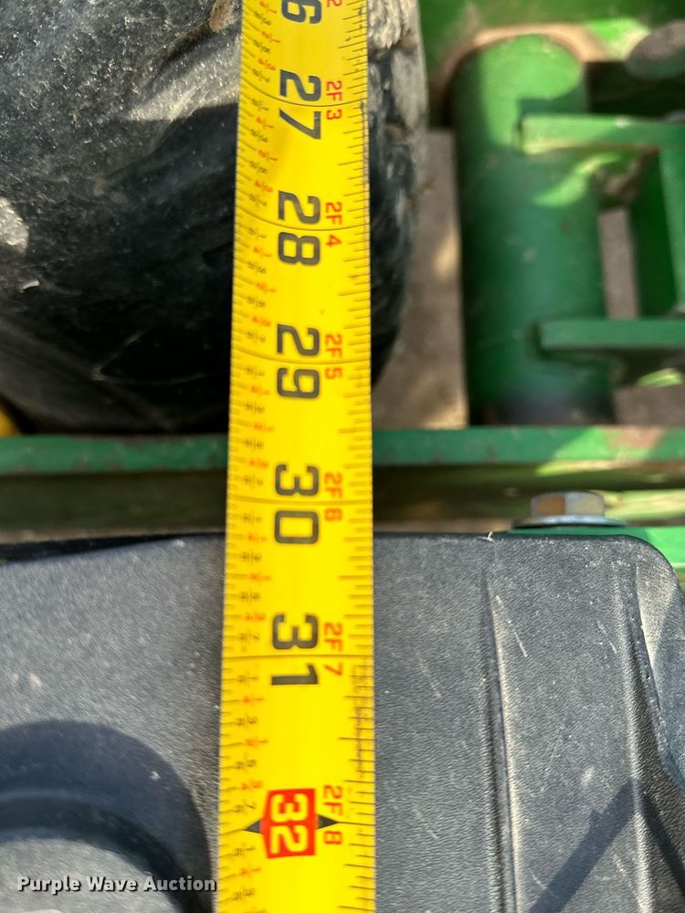 image for item NO9497 2010 John Deere 1770NT  no-till planter