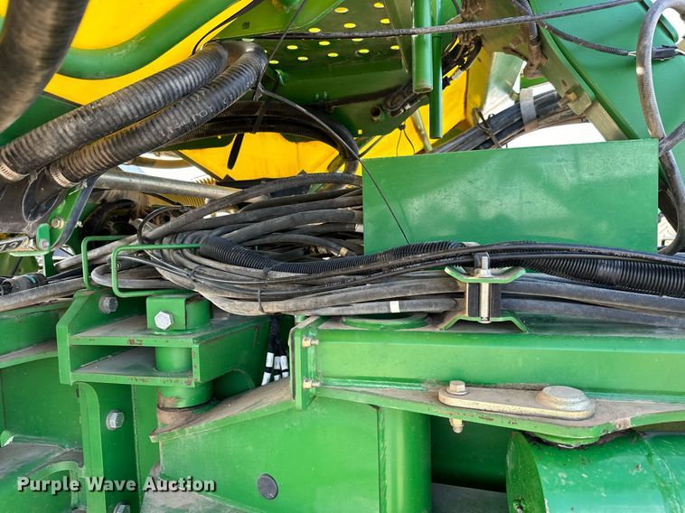 image for item NO9497 2010 John Deere 1770NT  no-till planter