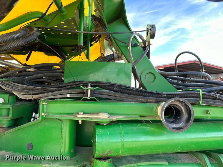 image for item NO9497 2010 John Deere 1770NT  no-till planter
