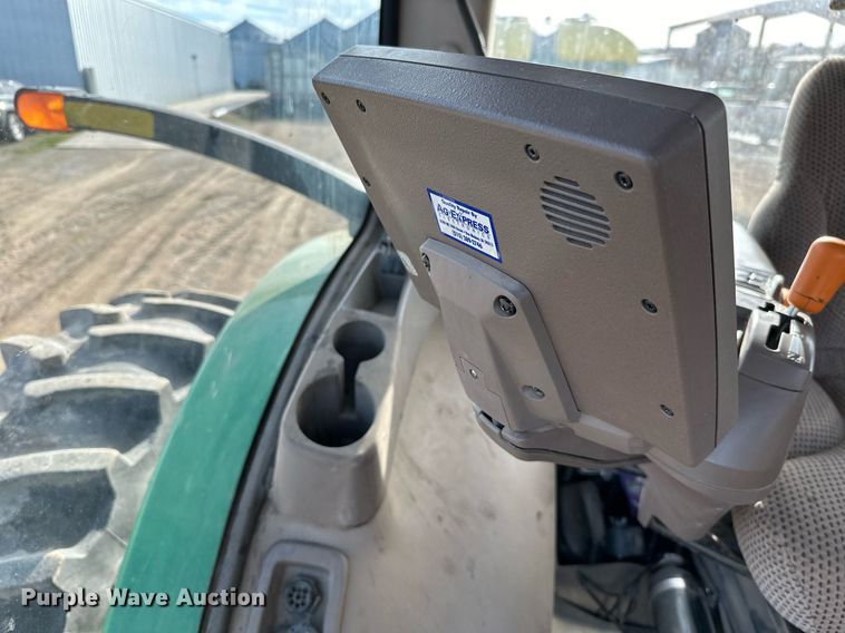 image for item NO9497 2010 John Deere 1770NT  no-till planter