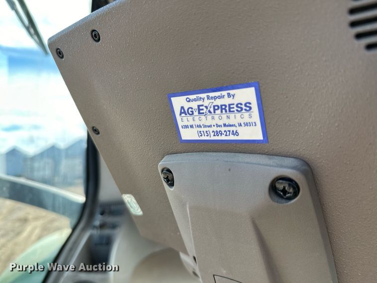 image for item NO9497 2010 John Deere 1770NT  no-till planter