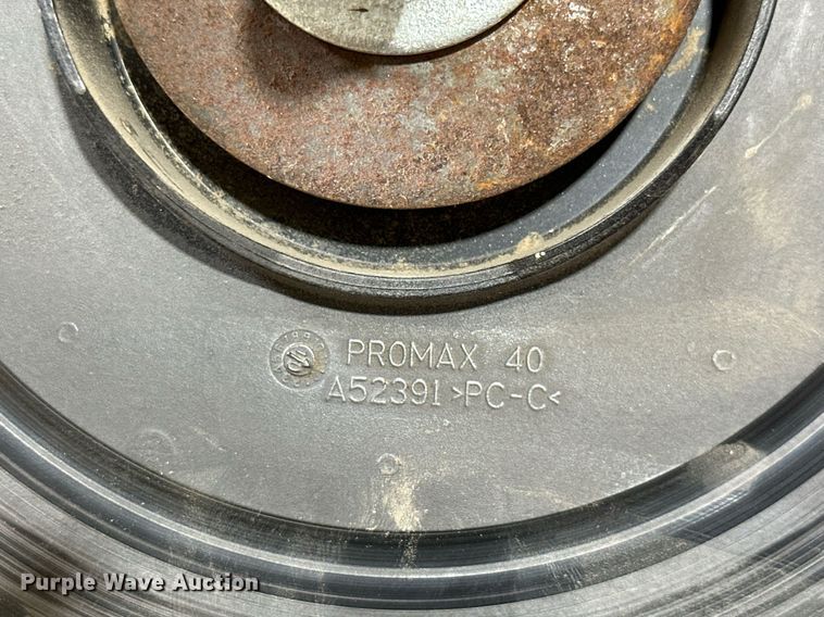 image for item NO9497 2010 John Deere 1770NT  no-till planter