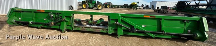image for item NO9499 2009 John Deere 612C  corn head