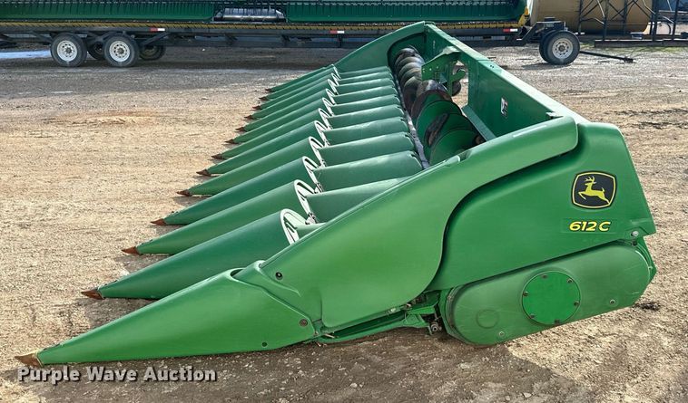 image for item NO9499 2009 John Deere 612C  corn head