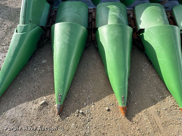 image for item NO9499 2009 John Deere 612C  corn head