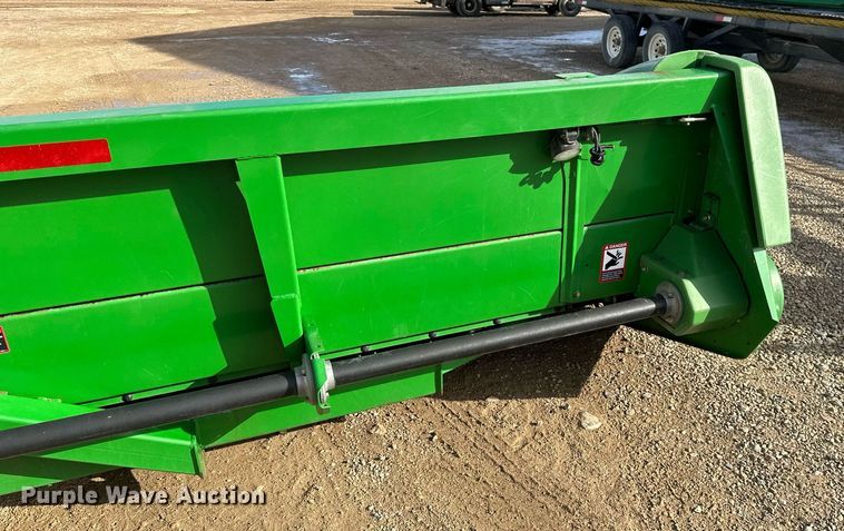 image for item NO9499 2009 John Deere 612C  corn head