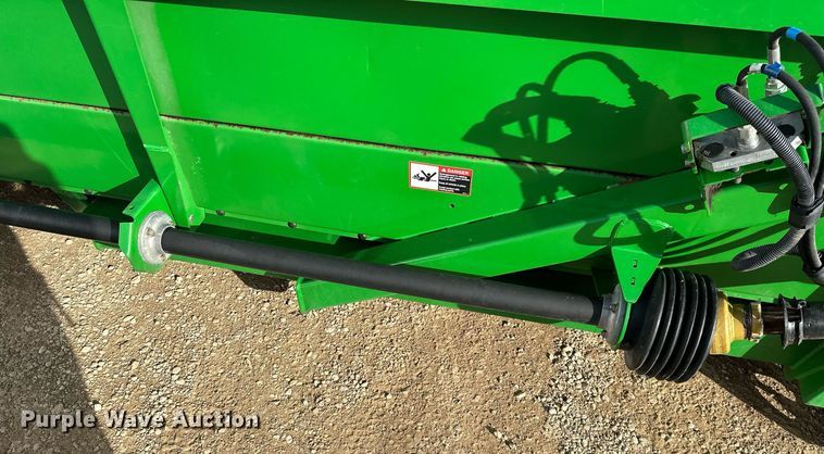 image for item NO9499 2009 John Deere 612C  corn head