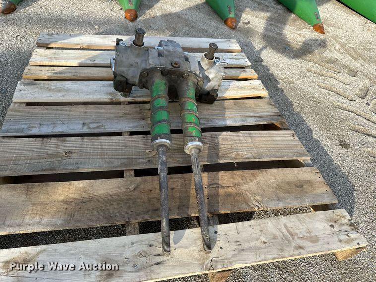 image for item NO9499 2009 John Deere 612C  corn head