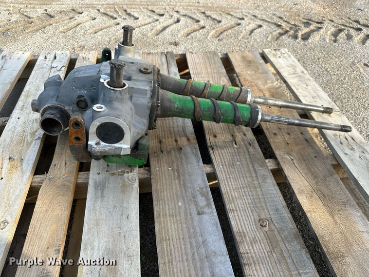 image for item NO9499 2009 John Deere 612C  corn head