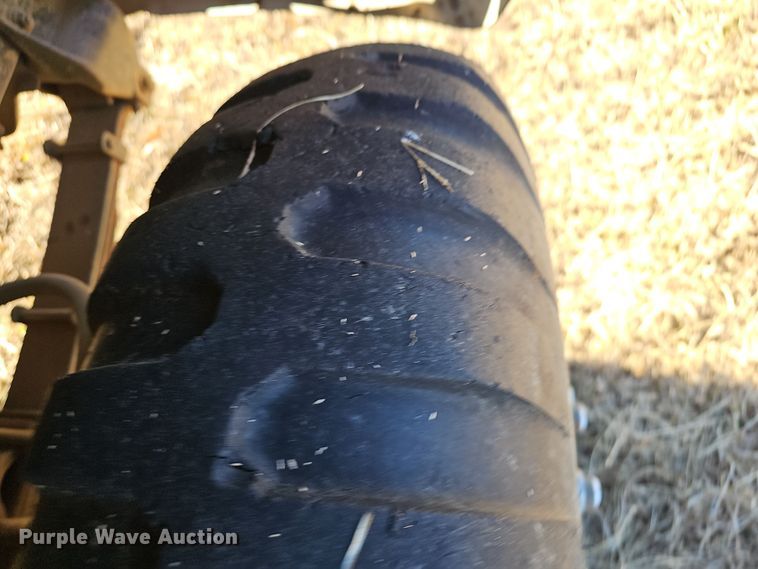 image for item NP9240 1996 International 4700 4X2  applicator truck