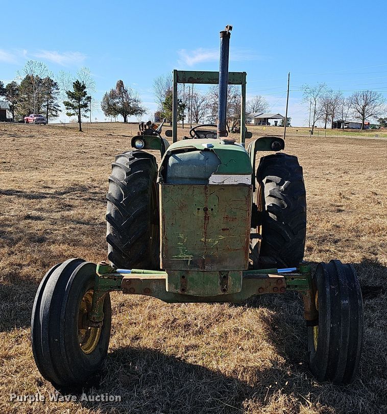 image for item NP9241 John Deere 2940  tractor