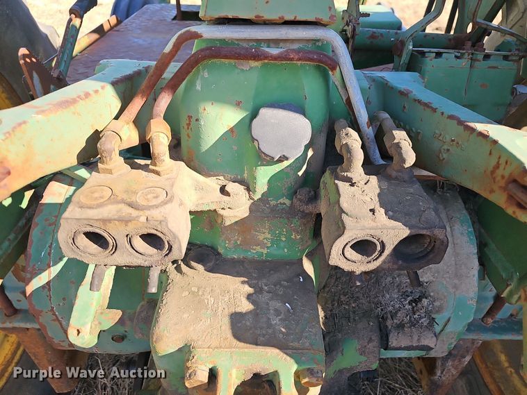 image for item NP9241 John Deere 2940  tractor