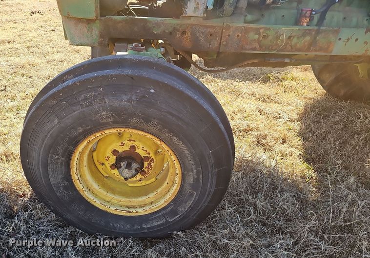image for item NP9241 John Deere 2940  tractor