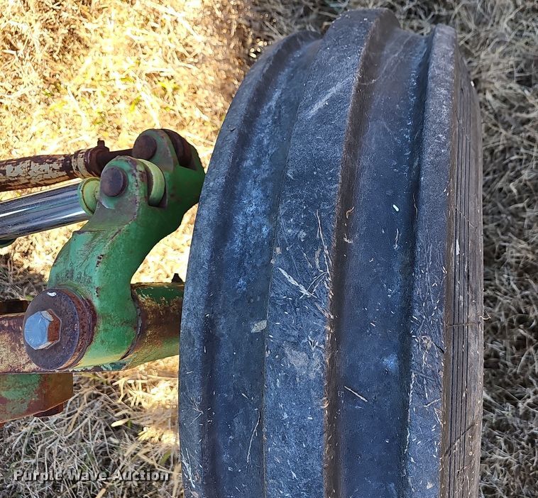 image for item NP9241 John Deere 2940  tractor