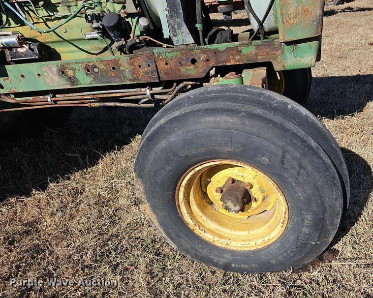 image for item NP9241 John Deere 2940  tractor