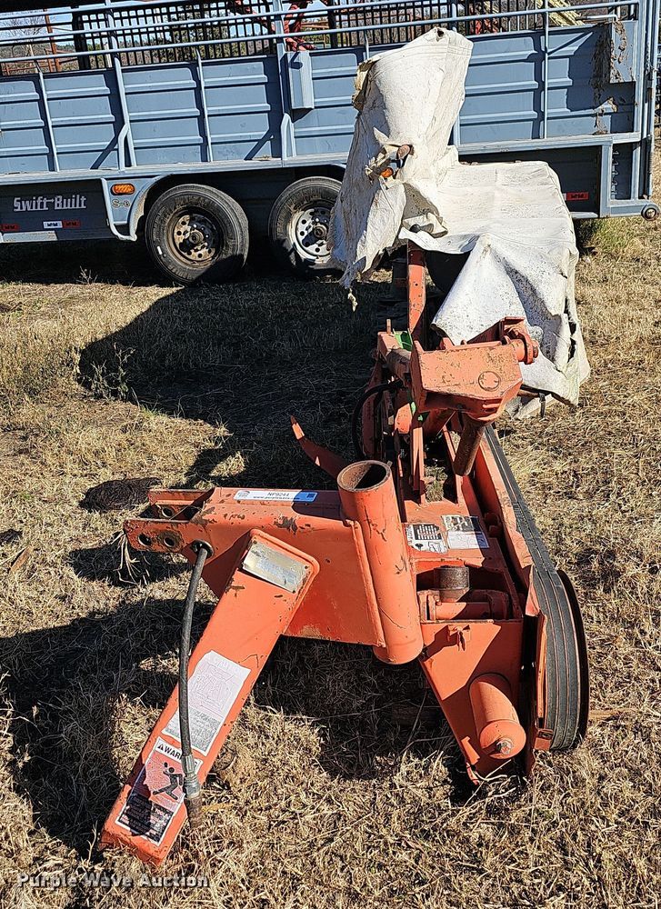 image for item NP9244 Kuhn GMD700GII HD  disc mower