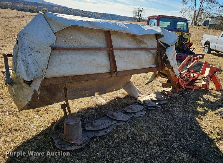 image for item NP9244 Kuhn GMD700GII HD  disc mower