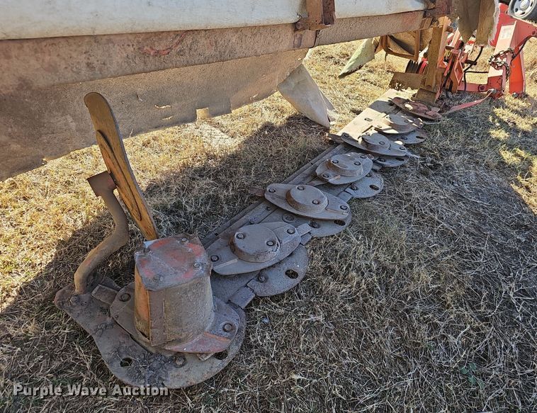 image for item NP9244 Kuhn GMD700GII HD  disc mower