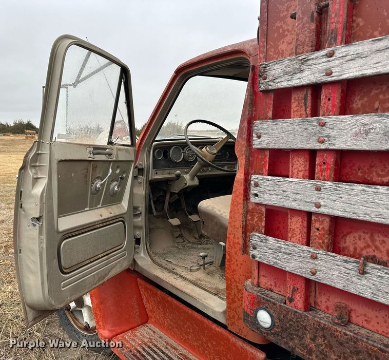 image for item NS9019 1966 GMC 5500  grain truck