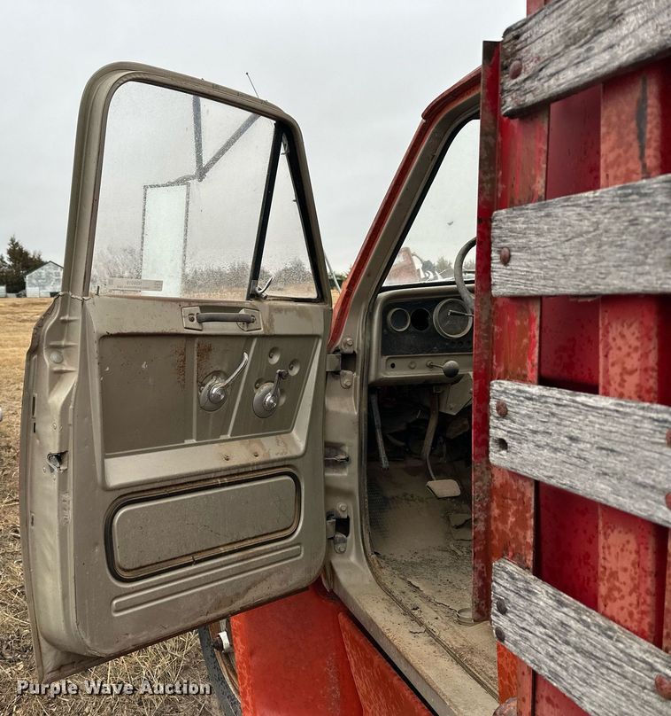 image for item NS9019 1966 GMC 5500  grain truck