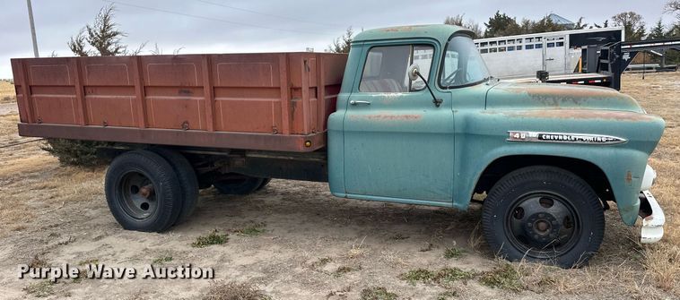 image for item NS9020 1959 Chevrolet Viking 40  grain truck