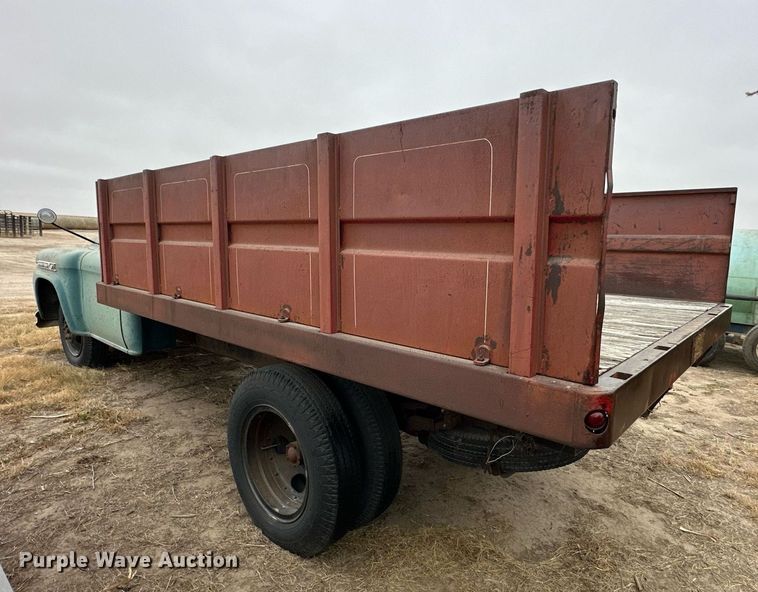 image for item NS9020 1959 Chevrolet Viking 40  grain truck