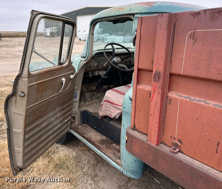 image for item NS9020 1959 Chevrolet Viking 40  grain truck