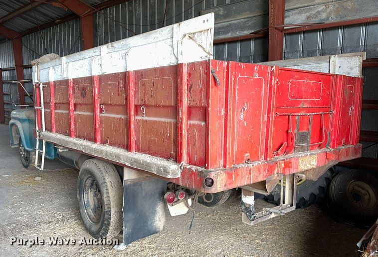 image for item NS9021 1958 Chevrolet Viking 60  grain truck