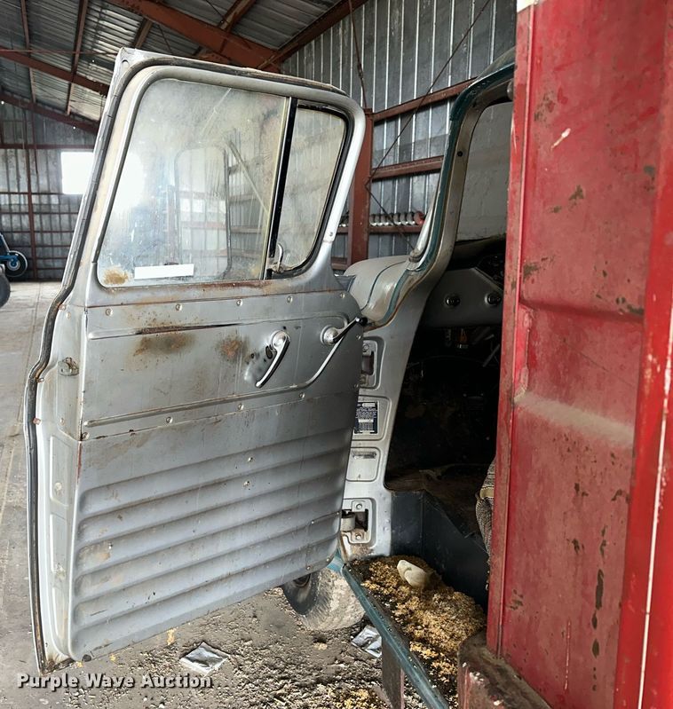 image for item NS9021 1958 Chevrolet Viking 60  grain truck