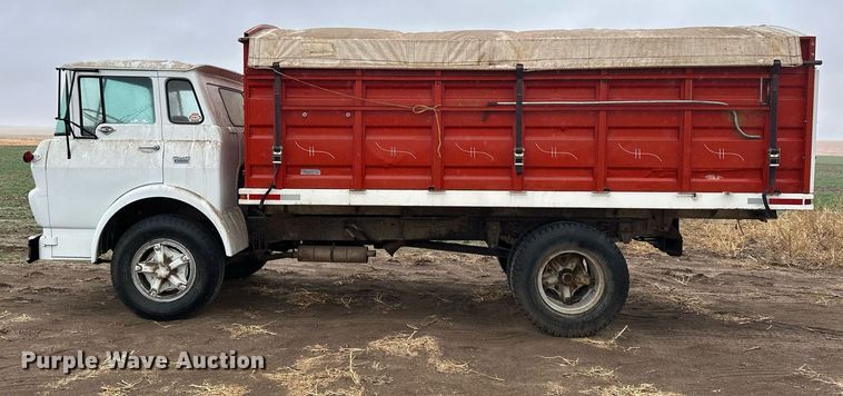 image for item NS9022 1966 GMC 4000  grain truck